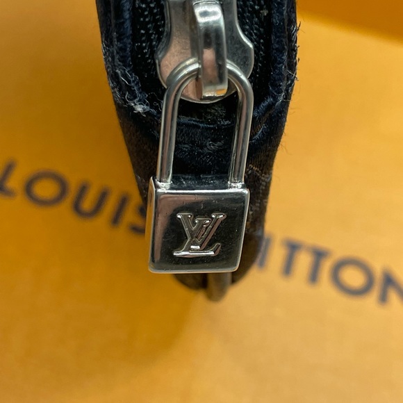 Rare Louis Vuitton Black Monogram Satin Conte De Fees Apple Round Coin Pouch - Picture 8 of 9